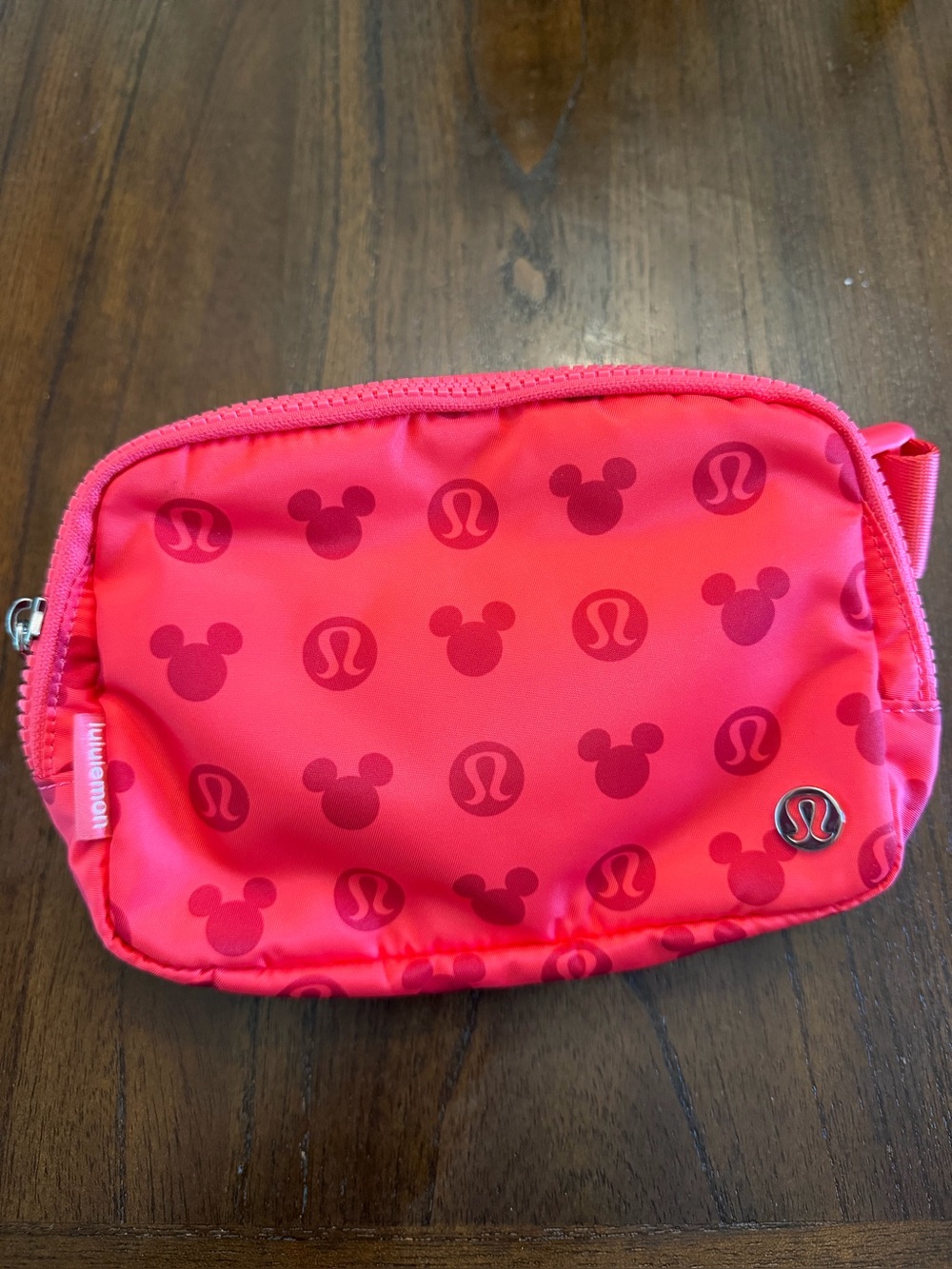 lululemon Disney Print Zip fanny pack - Logo Pattern
